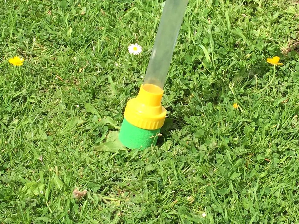 Weedstick+ Handheld No-Drift Herbicide Applicator Weedstick+ Handheld No-Drift Herbicide Applicator
