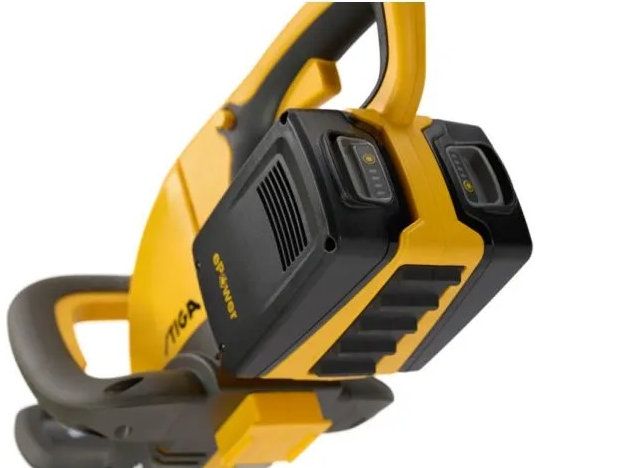 Stiga HT 300e Cordless Hedge Trimmer Kit 2x20v 2Ah + Wall Charger Stiga HT 300e Cordless Hedge Trimmer Kit 2x20v 2Ah + Wall Charger